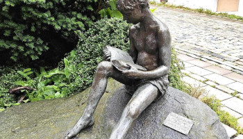 Kristian leser/Gift of life av Bruce Naigles (2005) - Moss