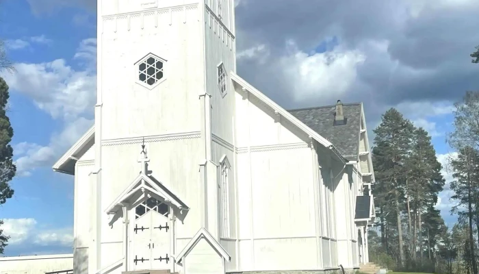Aurskog Kirke -  åpen Nå - Aurskog