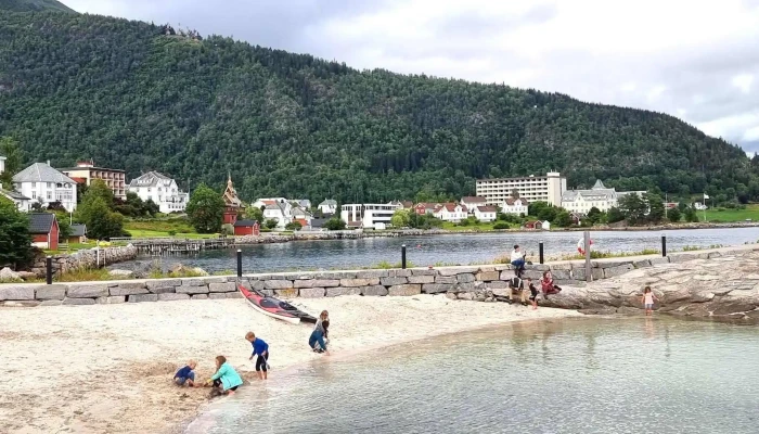 Balestrand Badeplass -  Priser - Balestrand