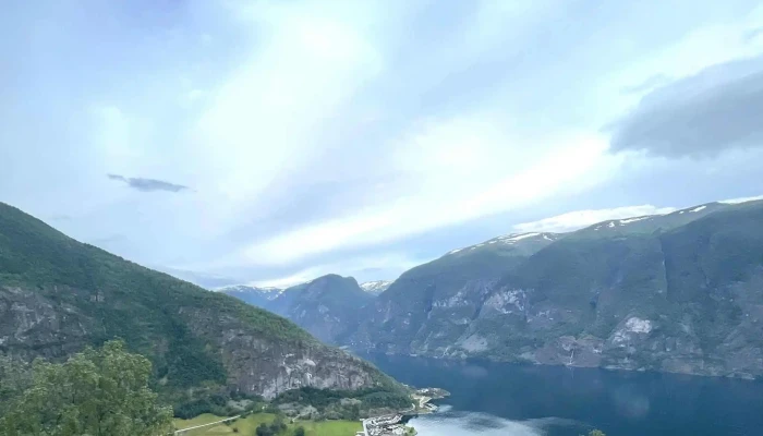 Dagsturhytta Vinjaasenhytta   Aurland Kommentarer - Aurland