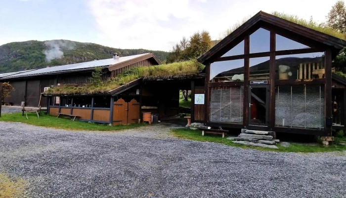Fausko Gjestegard -  Nær Meg - Hemsedal
