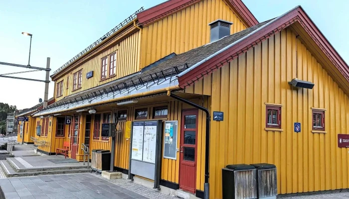 Geilo Stasjon -  Jernbanestasjon - Geilo