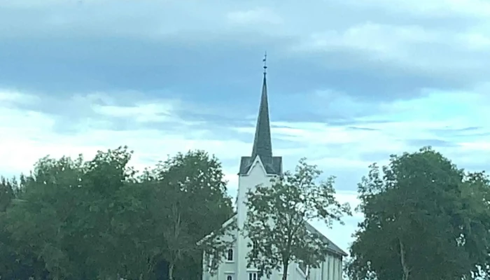 Gjemnes Kirke -  Videoer - Gjemnes