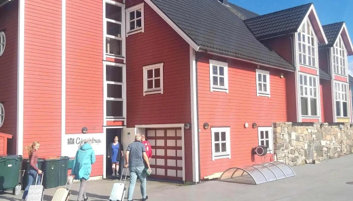 Gjerdebua -  Nettsted - Midsund
