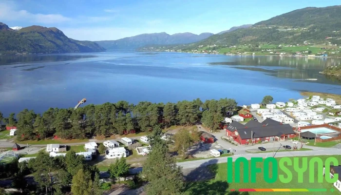 Gloppen Camping Fritidssenter Fra Eieren - Sandane