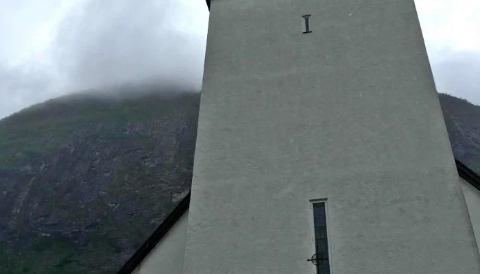 Hoyanger Kyrkje Kirke - Høyanger