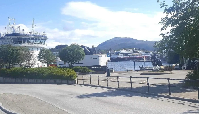 Hurtigruten Kristiansund -  Nummer - Kristiansund