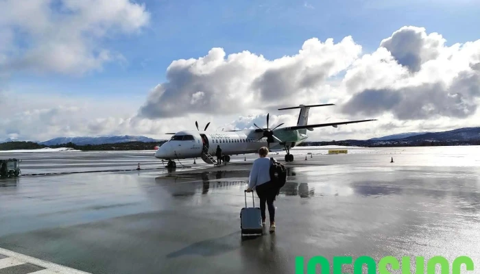 Kristiansund Lufthavn Kvernberget Fastvingefly - Kristiansund