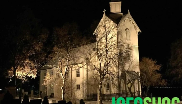 Kvaefjord Kirke Kirke - Borkenes