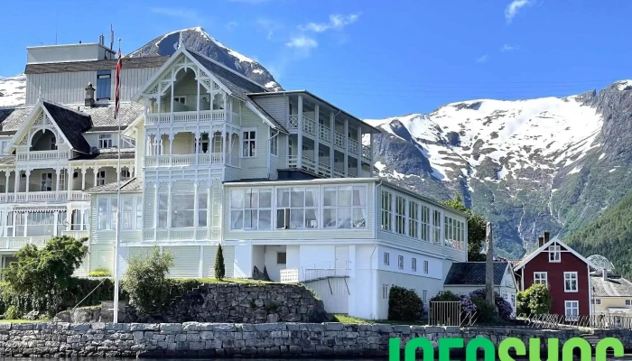 Kviknes Hotel -  Fra Besokende - Balestrand