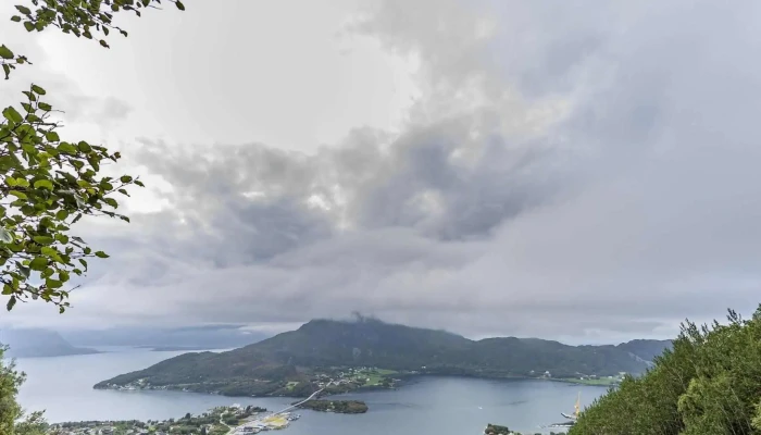 Midsundtrappene Sentrum -  Street View 360deg - Midsund