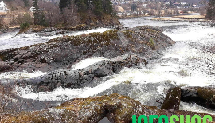 Naustdalsfossen -  Alle - Naustdal