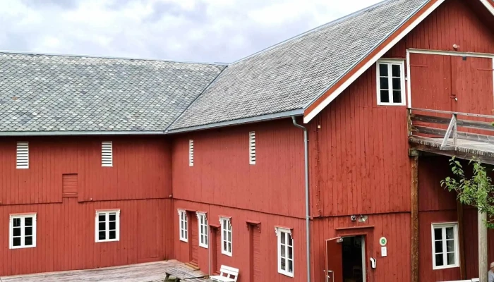Nesset Prestegard -  Nær Meg - Eidsvåg I Romsdal