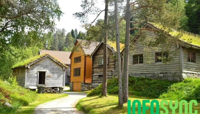 Nordfjord Folkemuseum -  Fra Eieren - Sandane
