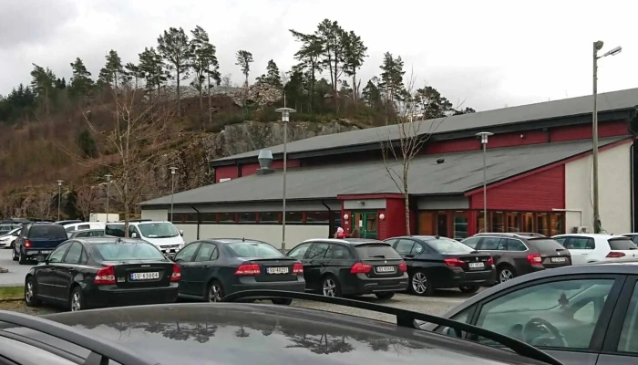 Osteroyhallen Osteroy Aktiv As Idrettsbane - Lonevåg