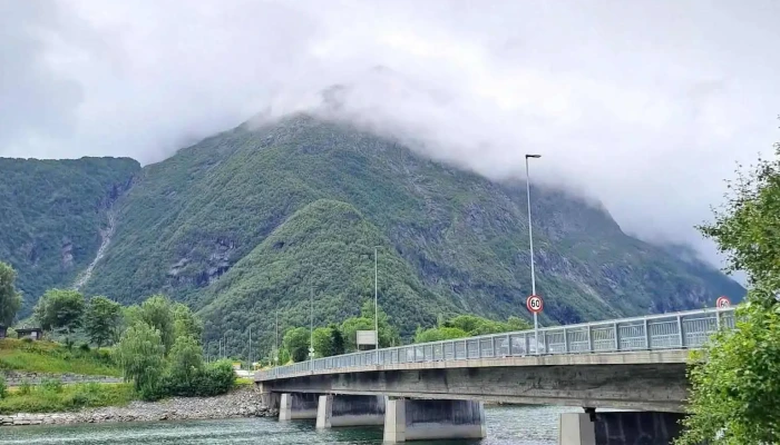Raumabrua -  Alle - Veblungsnes