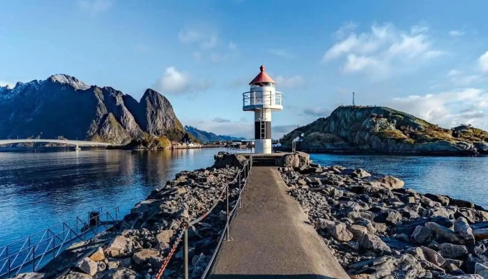 Reine Breakwater - Reine