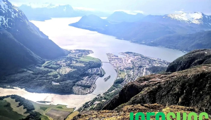 Romsdalseggen Ridge -  Alle - Isfjorden