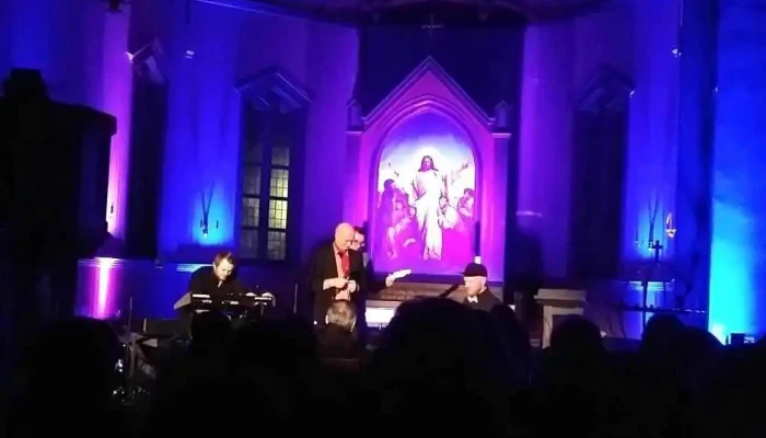 Sand Kirke -  Videoer - Sagstua