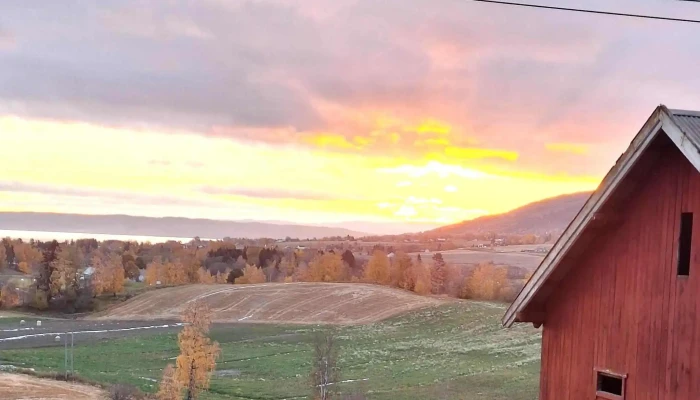 Skreia Stasjon -  Videoer - Skreia