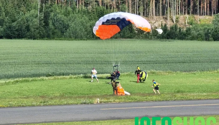 Skydive Viken -    Nimbus Fallskjermklubb Fallskjermhopping - Rakkestad