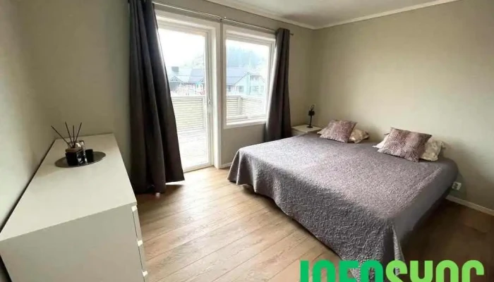 Solund Overnatting -  Fra Besokende - Hardbakke