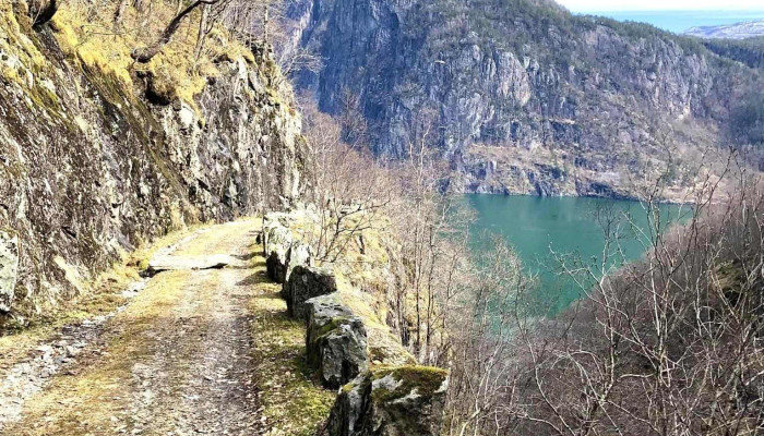 Stabbesteinsvegen -  Alle - Bruvik