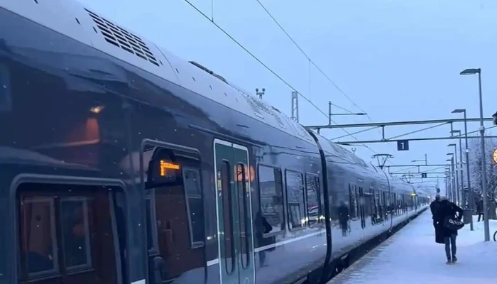 Stange Stasjon -  Videoer - Stange