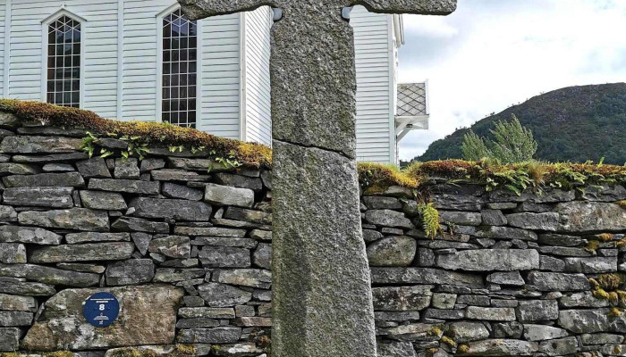 steinkors i Eivindvik - Norge