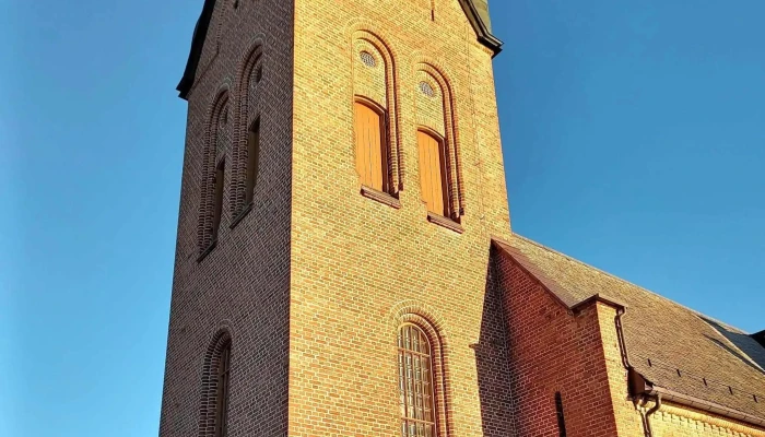 Strom Kirke åpen Nå - Skarnes