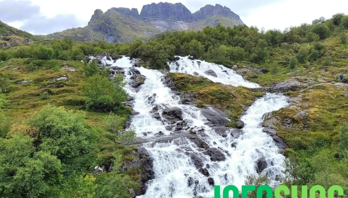 Sørvågen fossefall - Moskenes