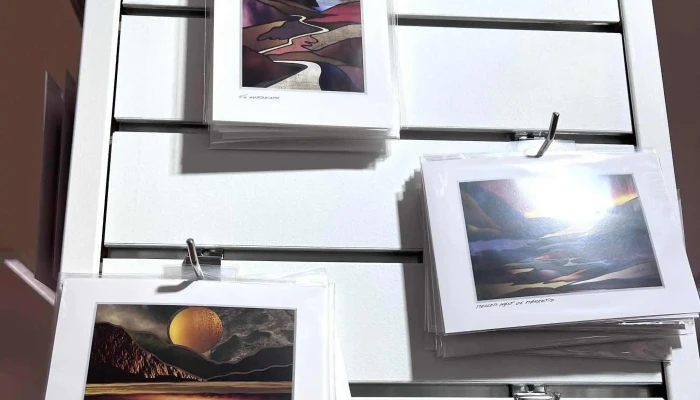 The Gallery West Of The Moon Videoer - Honningsvåg