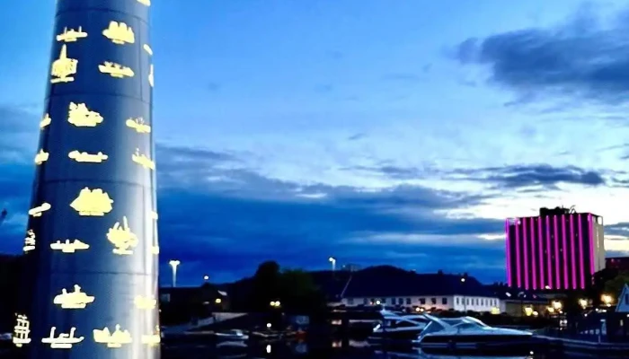 Vakre Omgivelser Og En Fin Sitteplass Naer Sentrum I Naerheten Av Kajakkklubben Fyr - Kristiansand