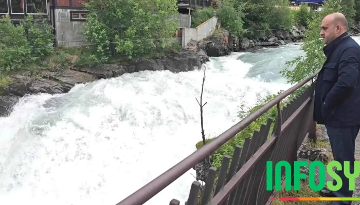 Waterfall Lookout -  Videoer - Lom