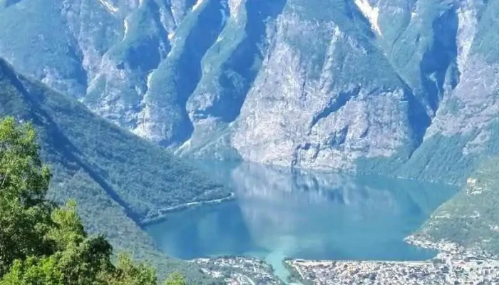 Øvre Årdal - Øvre Årdal